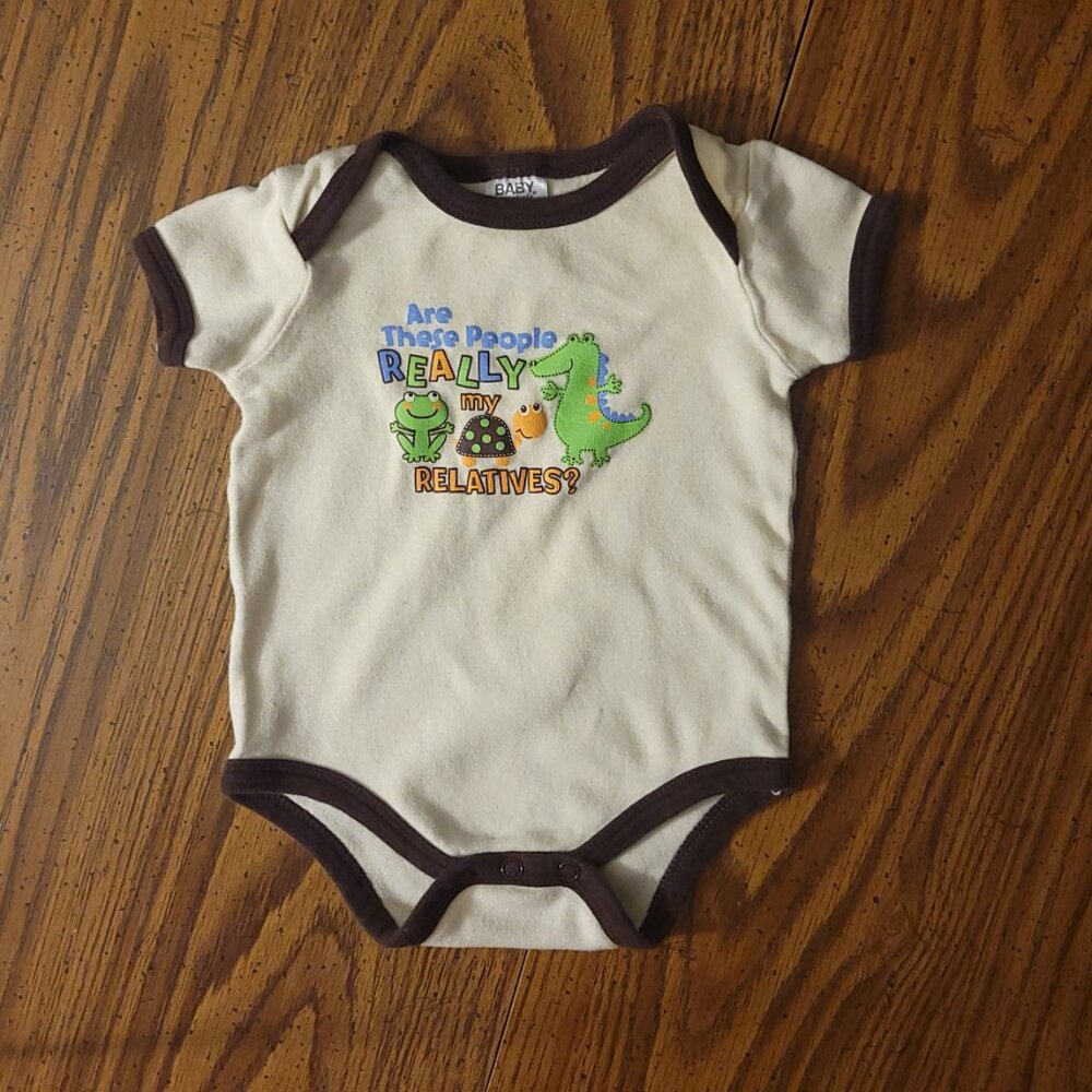 Baby Essentials Animal Graphic Bodysuit 0-3M Frog Turtle Dino Cream Brown Onesie
